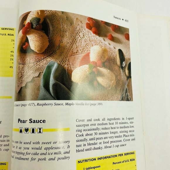 Healthy Cookbook Betty Crocker Recipes 1993 Carolyn B Mitchell Illustrated u Ha - Picture 3 of 7